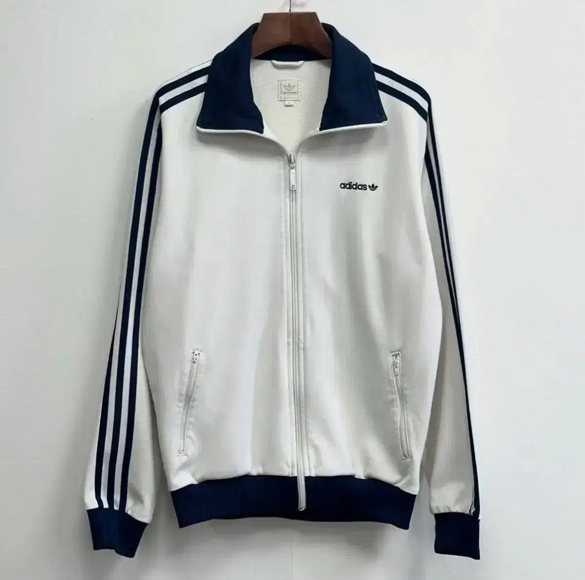 アディダス トラックジャージ ジャケット 白 ネイビー
