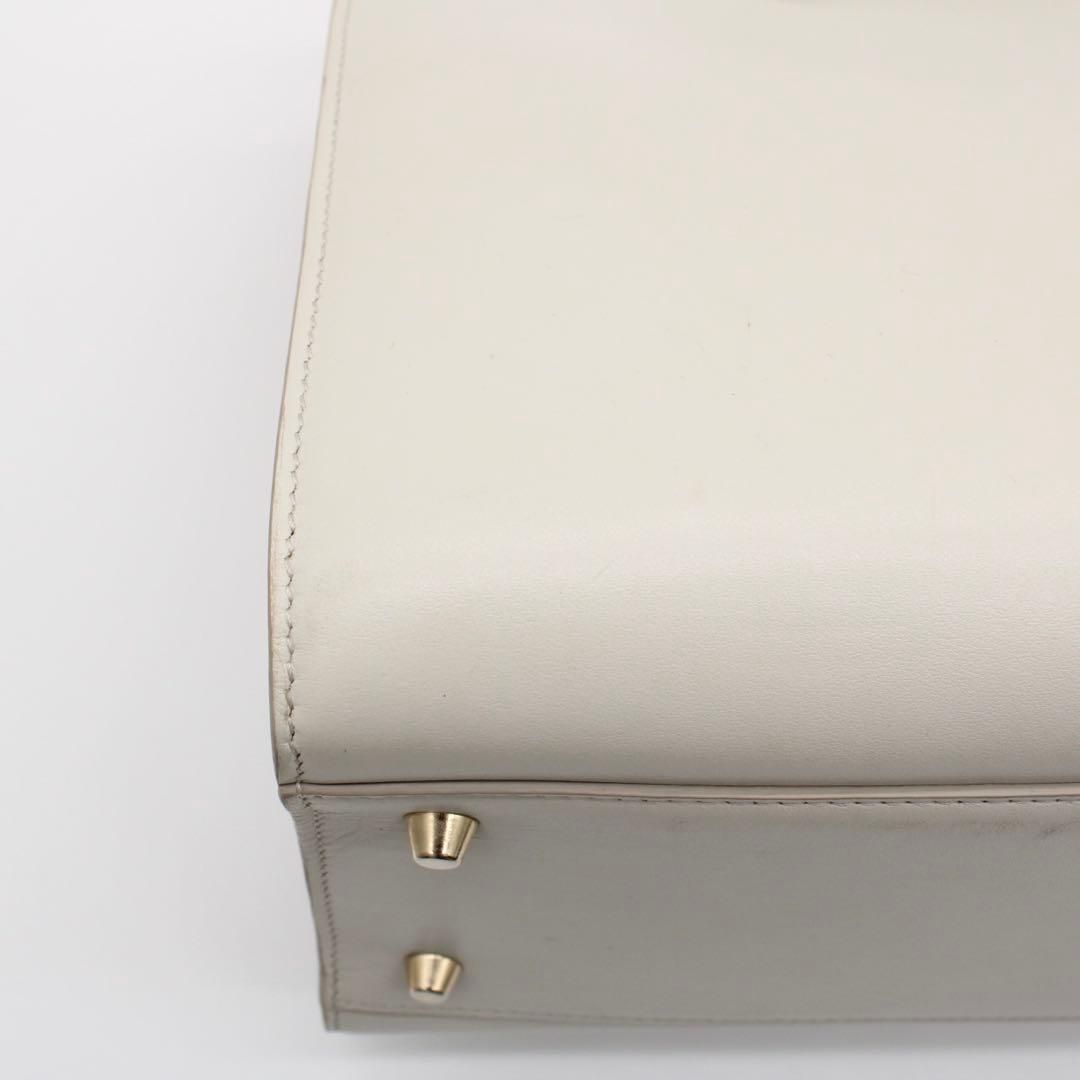 【美品】FURLA GENESI ジェネシー 2way ハンドバッグ ホワイト 美品】FURLA GENESI ジェネシー 2way ハンドバッグ ホワイト - メルカリ