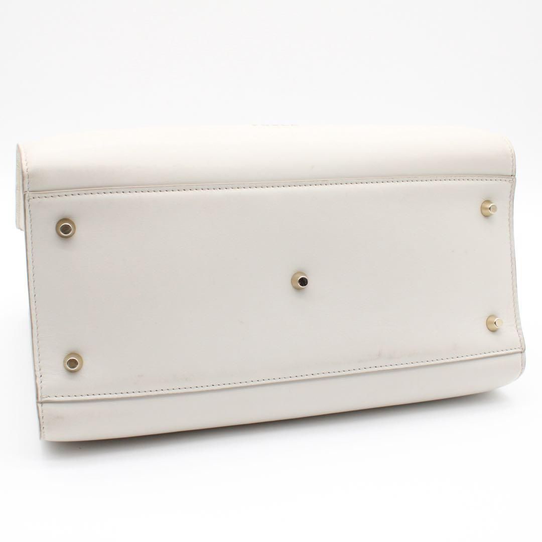 【美品】FURLA GENESI ジェネシー 2way ハンドバッグ ホワイト FURLA - 【美品】FURLA GENESI ジェネシー 2way ハンドバッグ ホワイト