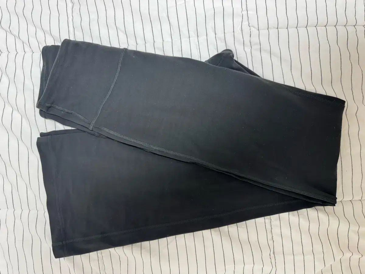 ルルレモン グルーヴ ブーツカット グレー 4