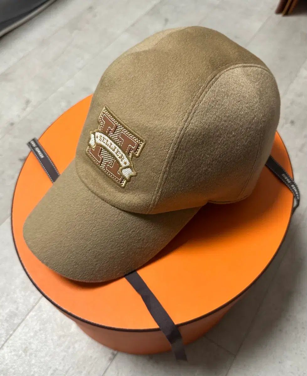 エルメス H セリエ カシミア ベースボールキャップ ベージュ