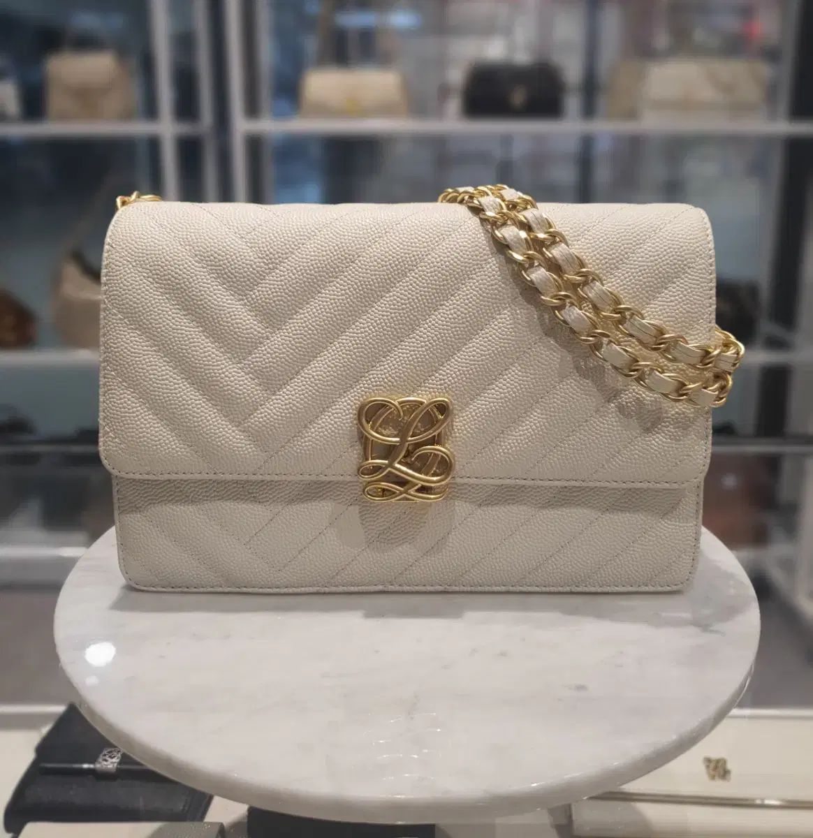 Louis Quatorze アイボリー キルティング チェーンバッグ