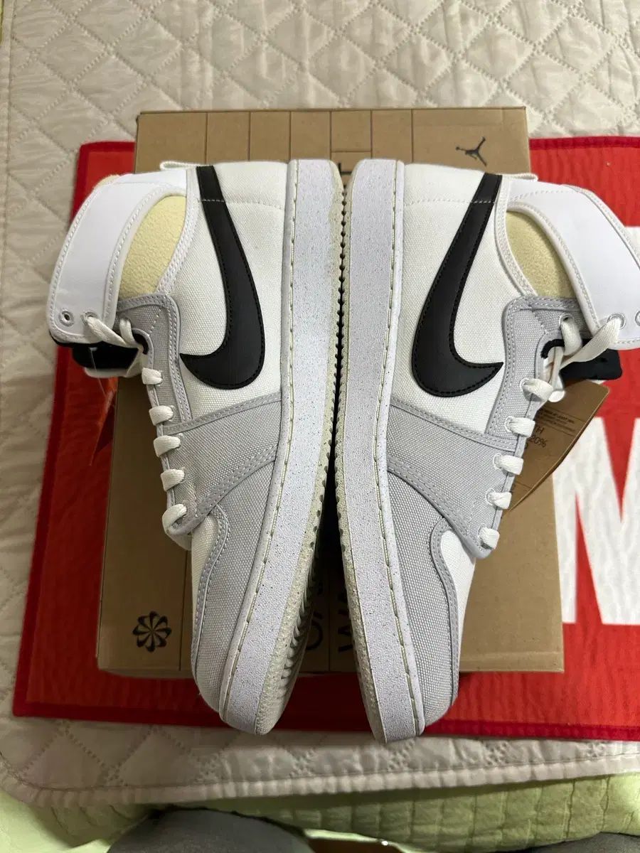 ジョーダン 1 ajko 白黒 300 サイズ