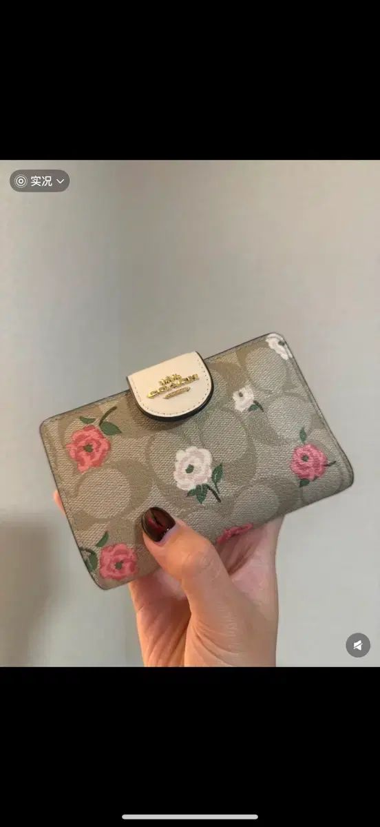 COACH フラワー パータン 二つ折り財布