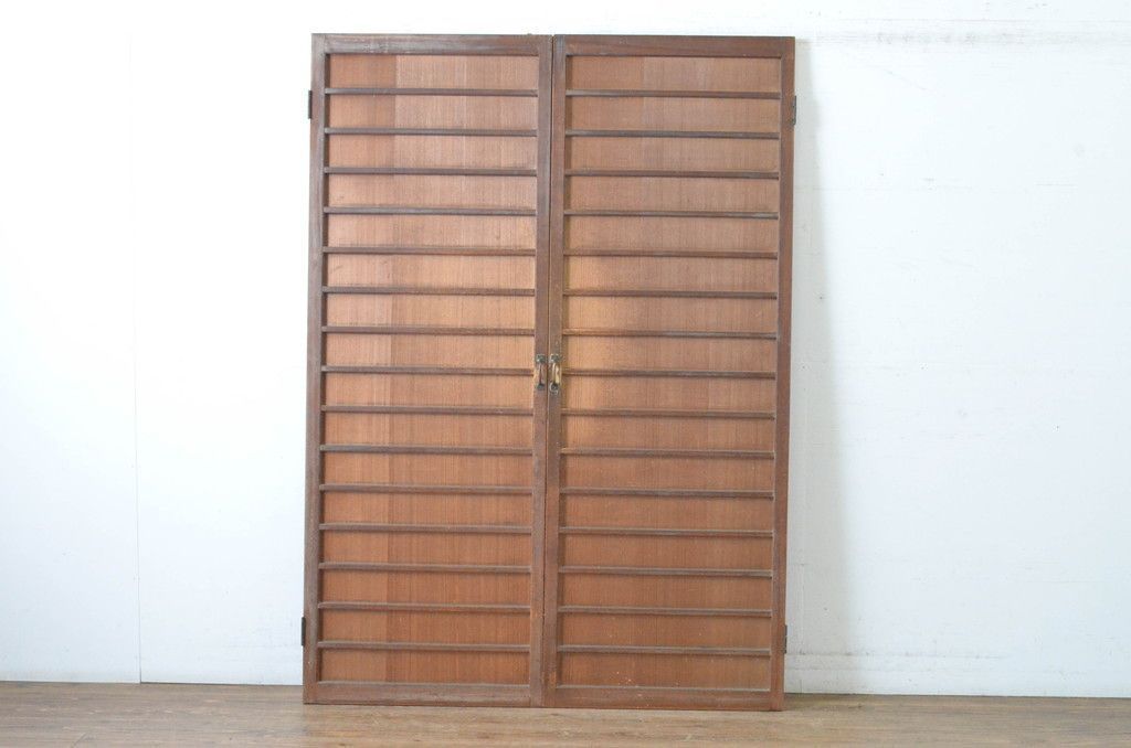 現状販売 両開き舞良戸扉一対 アンティーク建具 昭和初期 上手物 柾目 セット まいらど 板戸 ドア 4～7営業日前後で発送 修理加工希望の方3ヶ月程で発送 R-065075