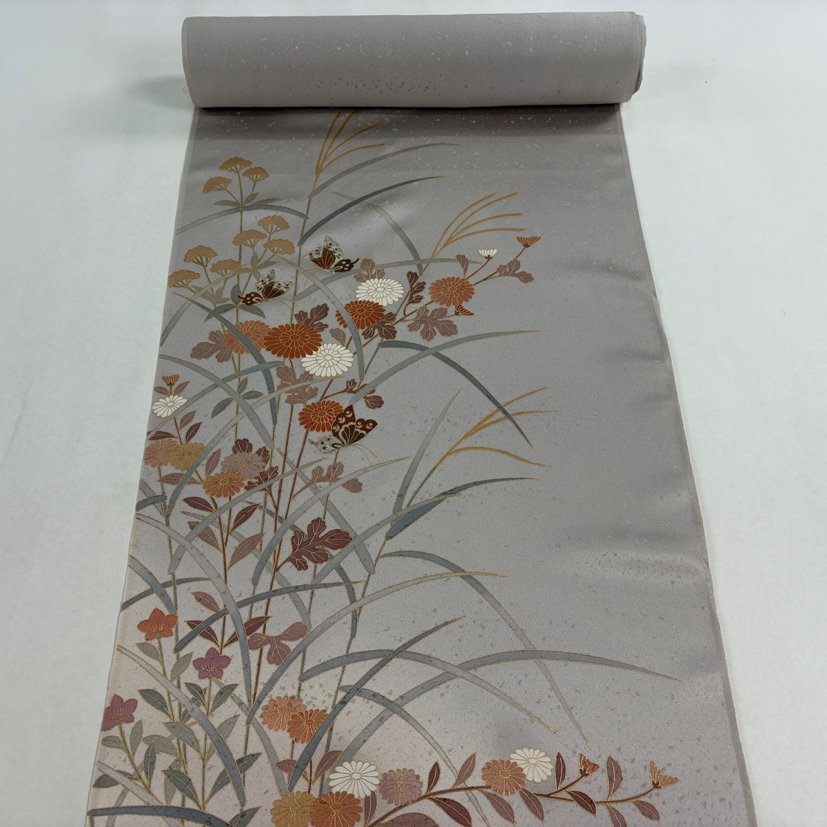 反物 秀品 付下げ 菊 蝶 金彩 薄小豆 正絹