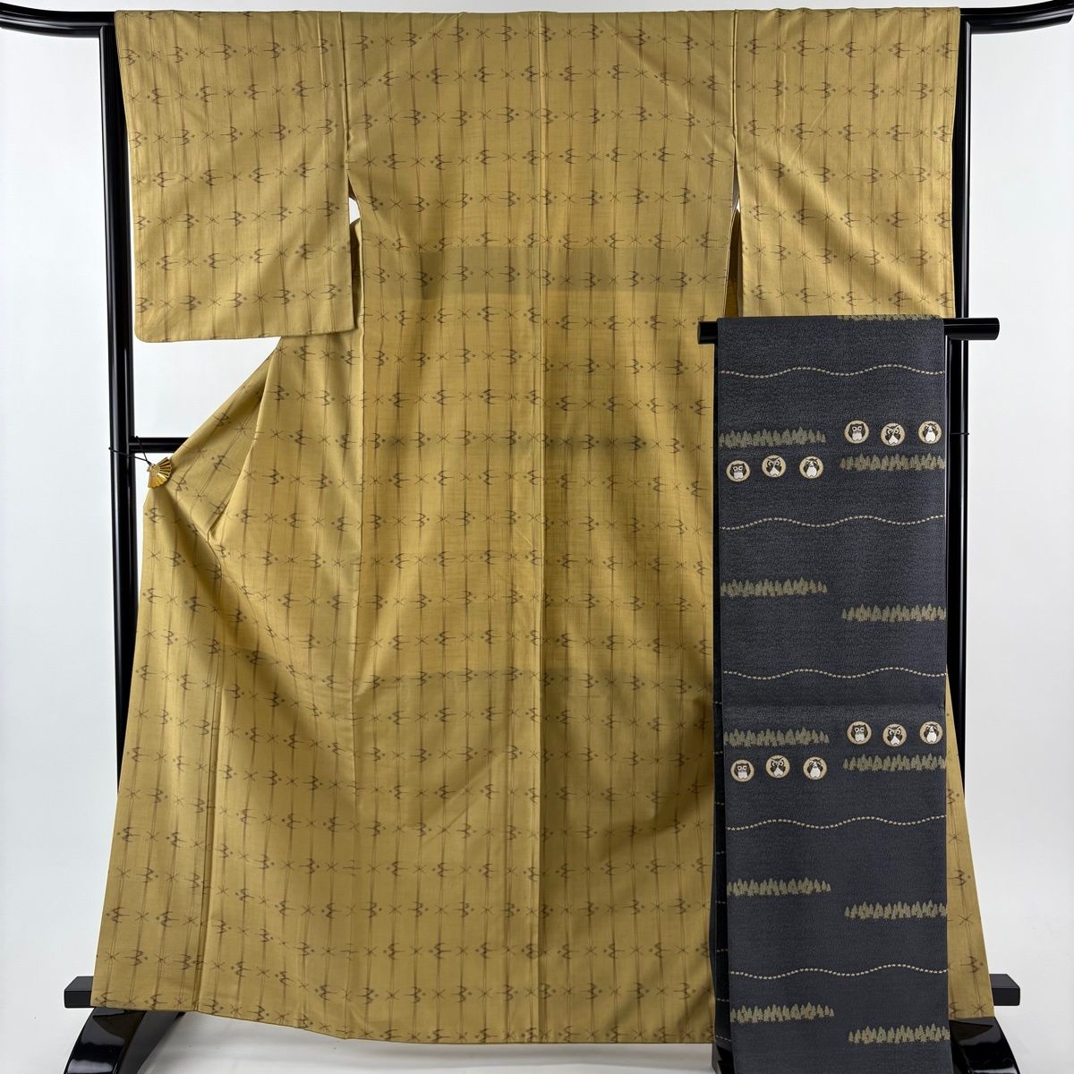 紬 身丈165 cm 裄丈64.5 M 袷 袋帯セット 手機紬 十日町絣 証紙 燕 縦縞 薄黄土色 正絹