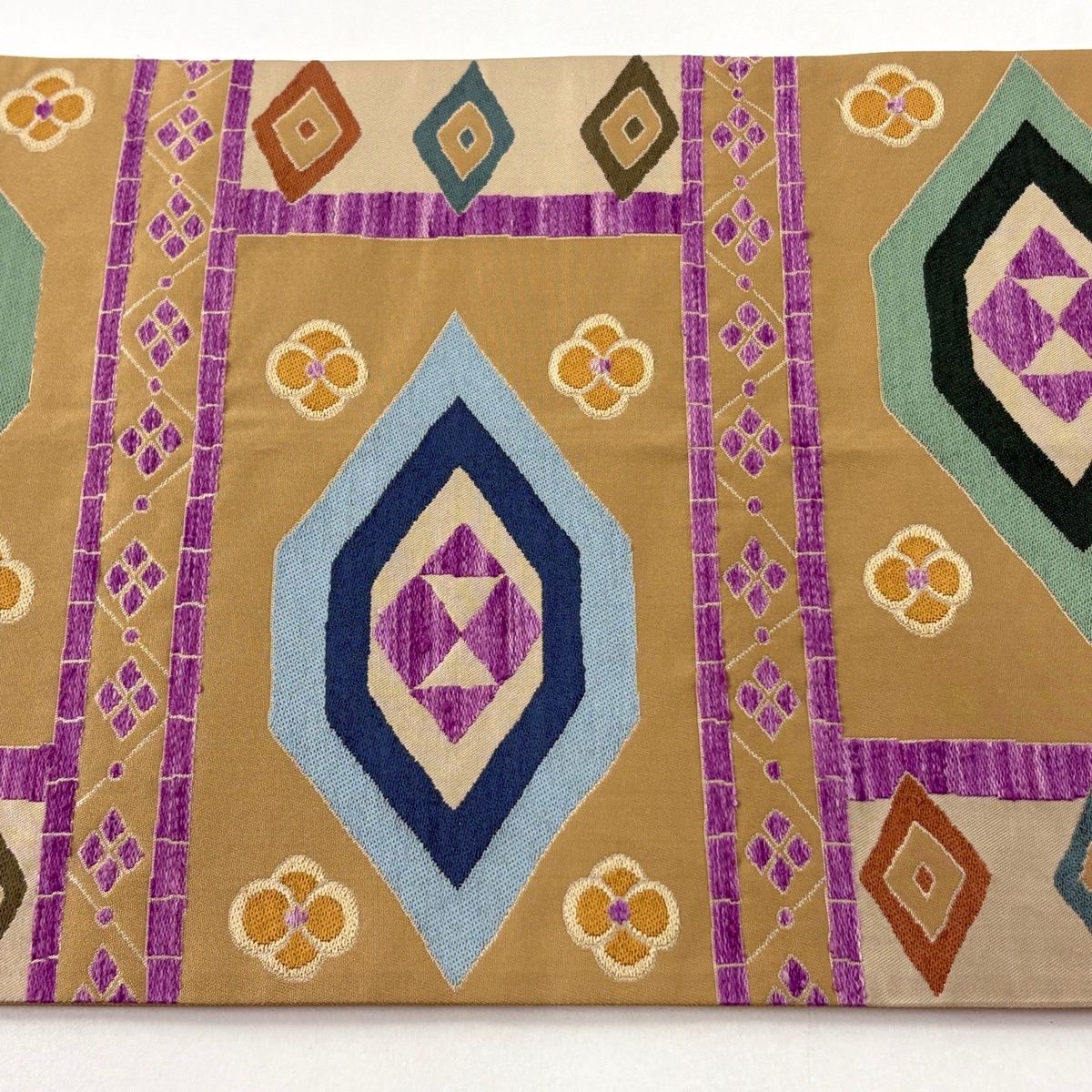  袋帯 青山みとも 落款 白綾苑大庭 貝紫 花 幾何学模様 箔 黄土色 六通 正絹 袋帯 帯