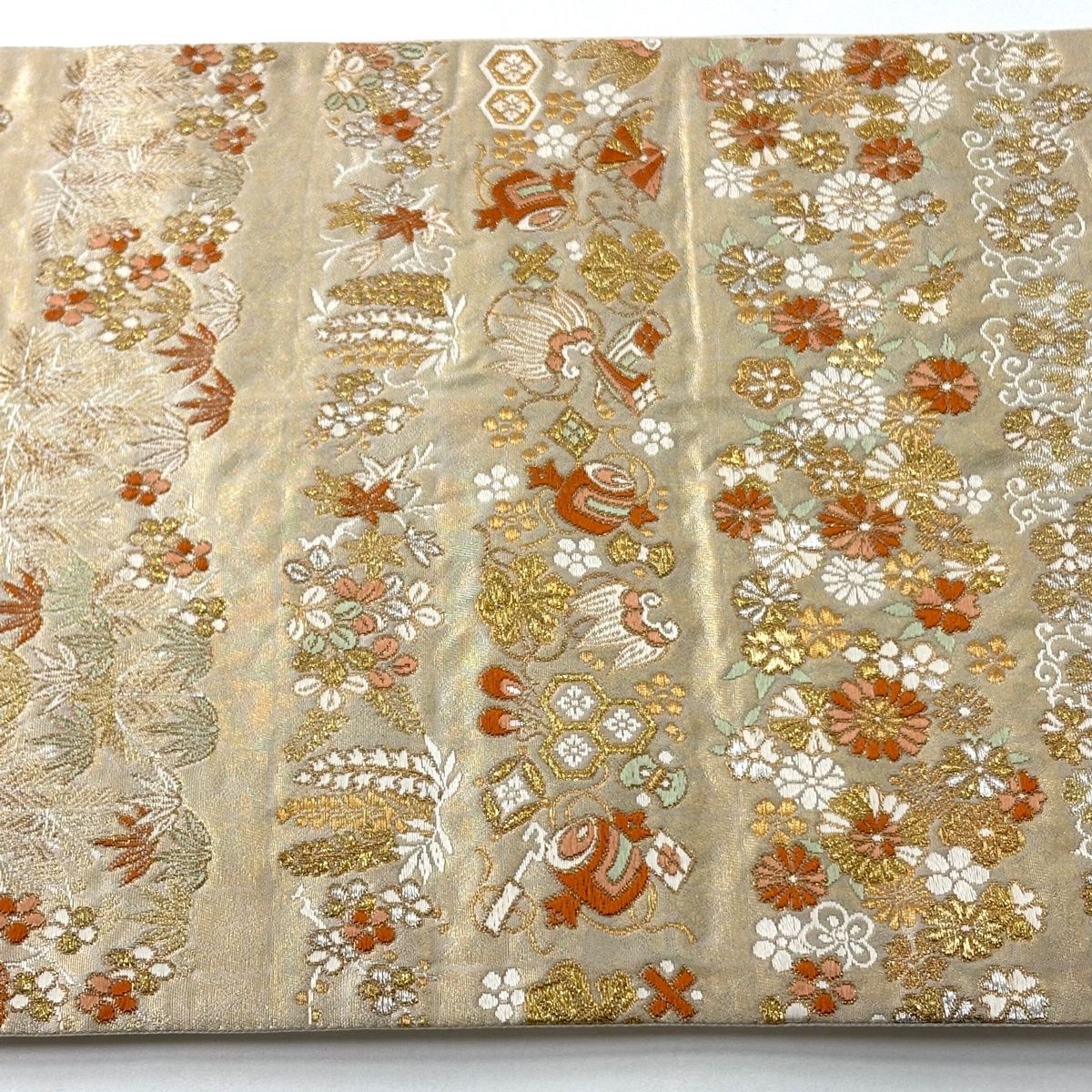 袋帯 逸品 河村織物 落款 押箔小花文 手おり 宝尽くし 松竹梅 金銀糸