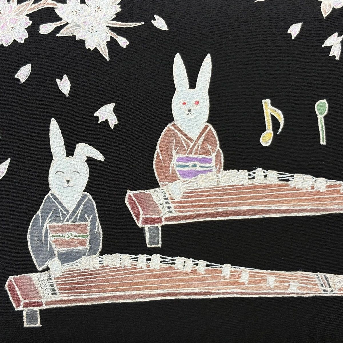 開き名古屋帯 落款 うさぎ 琴 黒 正絹