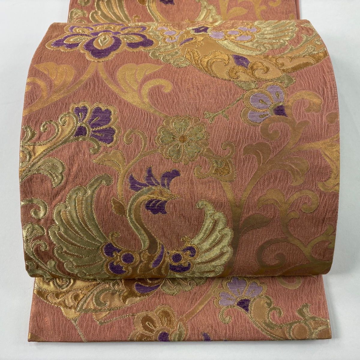 袋帯 落款 帝王紫 花唐草 鳥 金糸 箔 ピンクベージュ 六通 正絹