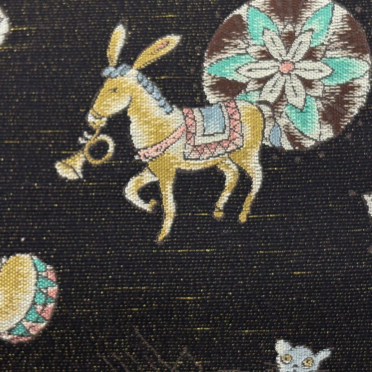 袋帯 ブレーメン音楽隊 金糸 黒 六通 正絹