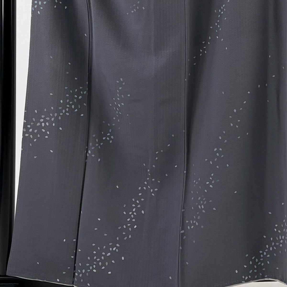 小紋 身丈161 cm 裄丈63.5 S 袷 桜の花びら 地紋 灰色 正絹