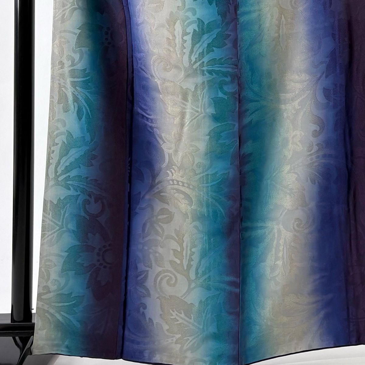 小紋 身丈163.5 cm 裄丈66.5 M 袷 地紋 花唐草 縦ぼかし 青緑 正絹