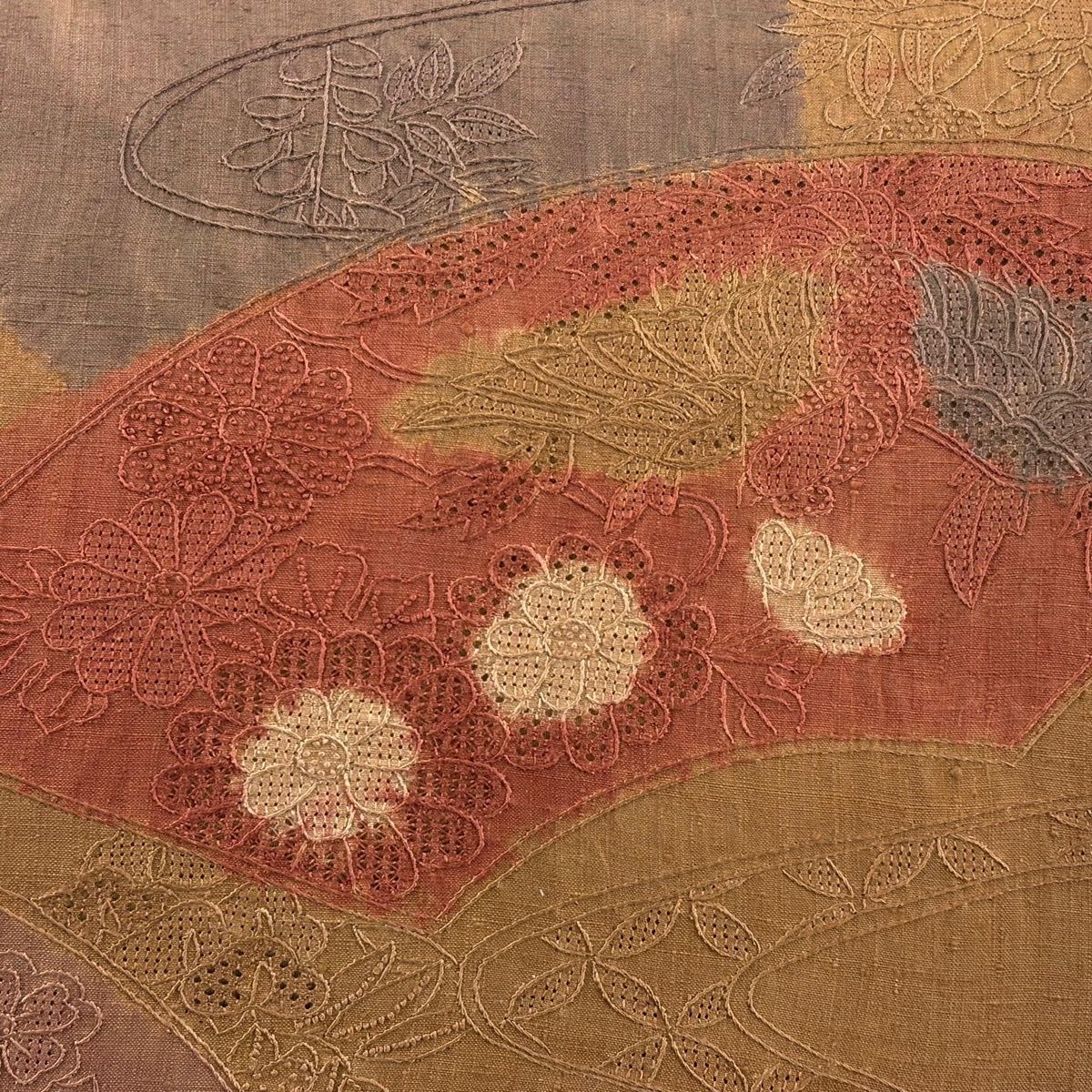 開き名古屋帯 秀品 紬地 扇面 草花 刺繍 絞り 茶色 正絹