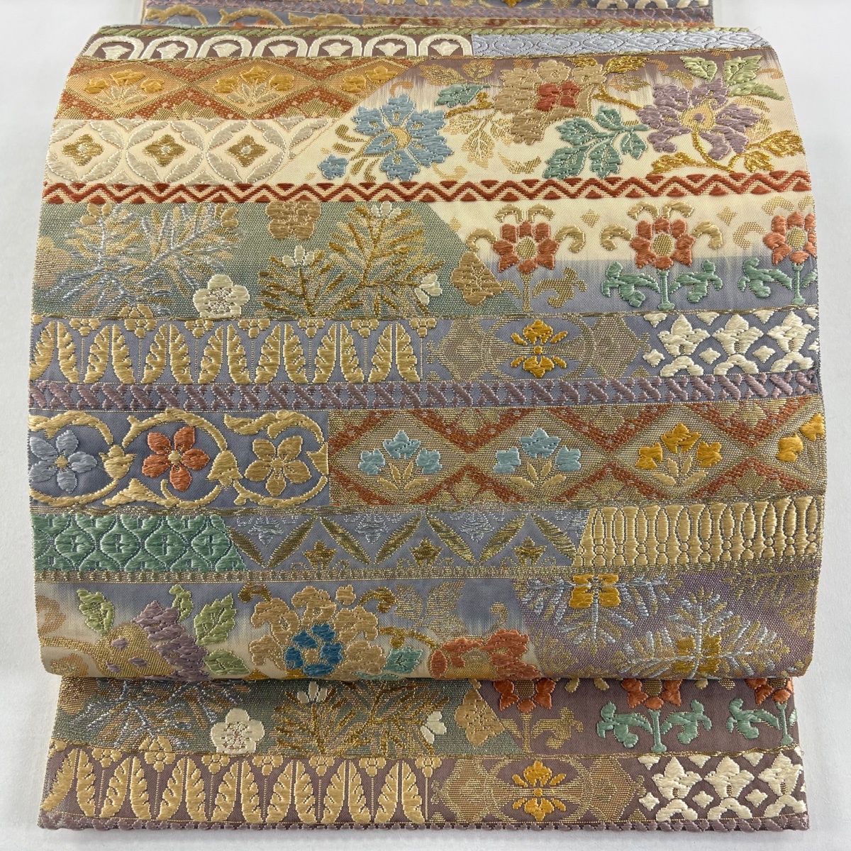 袋帯 秀品 落款 草花 段縞 金銀糸 箔 ベージュ 六通 正絹