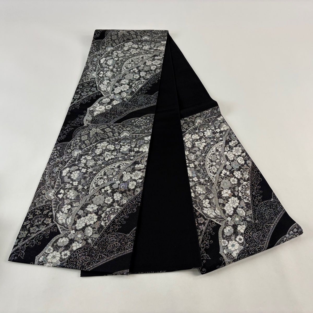  袋帯 秀品 正倉院花紋重ね 箔 銀糸 黒 六通 正絹 袋帯 帯