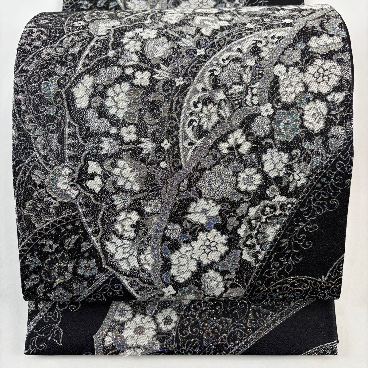 袋帯 秀品 正倉院花紋重ね 箔 銀糸 黒 六通 正絹