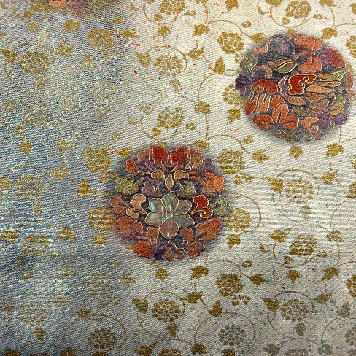 名古屋帯 秀品 花丸文 花唐草 螺鈿 金彩 ベージュ 正絹