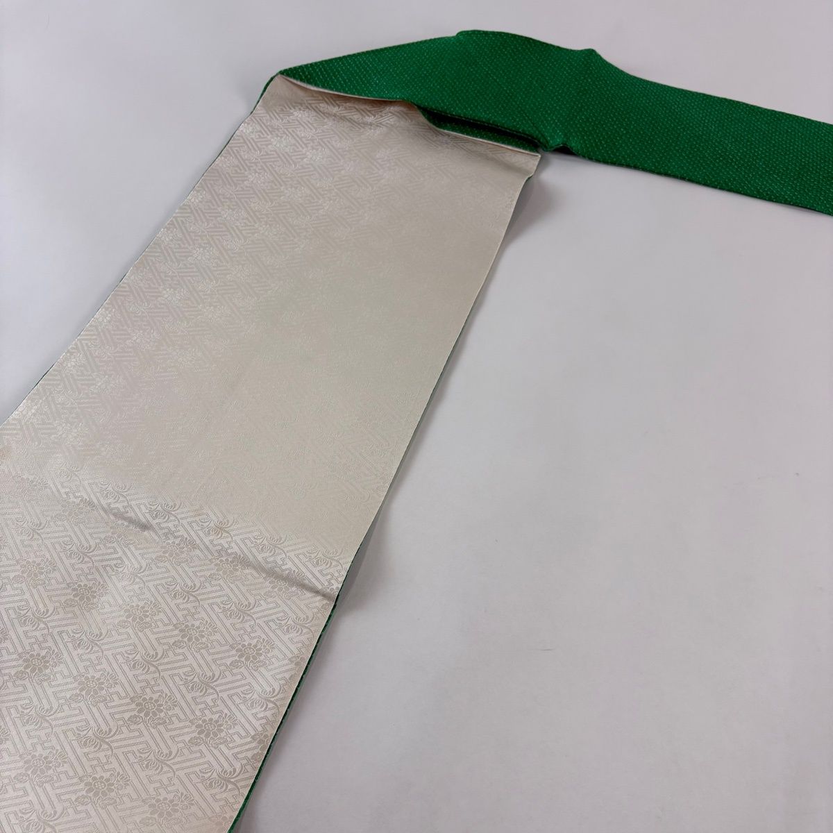  名古屋帯 秀品 草花 唐草 絞り 緑 正絹 名古屋帯 帯