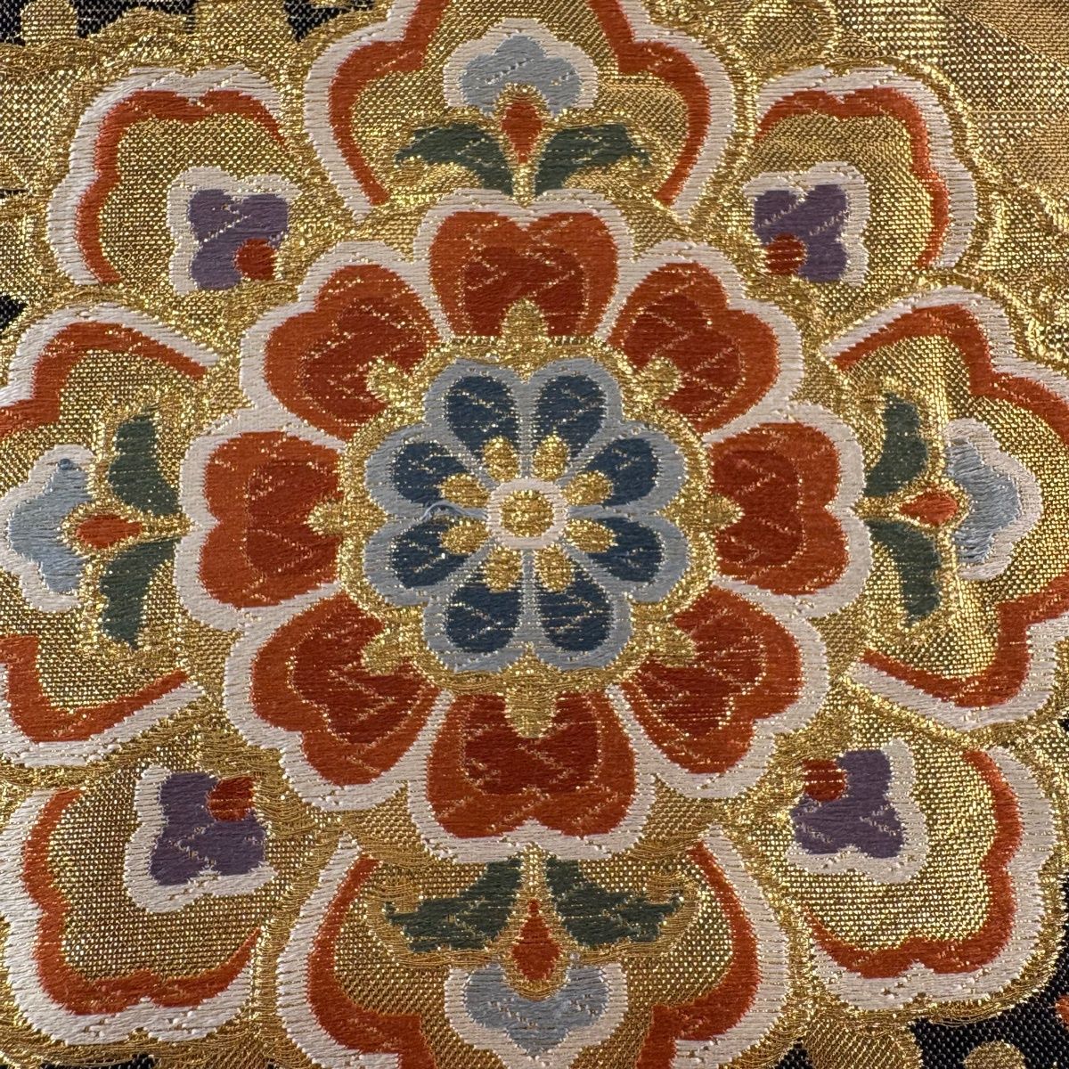 美品】 袋帯 秀品 華文 宝尽くし 唐織 箔 金色 六通 正絹 【中古