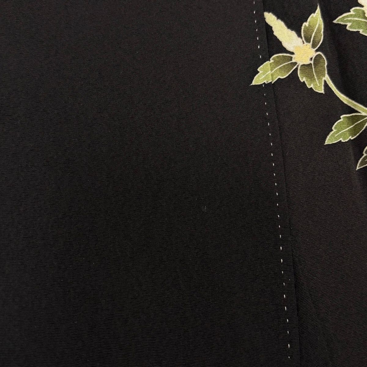 み*み様 訪問着 黒地 金色花柄 絹製 やまとオリジナル訪問着レンタル