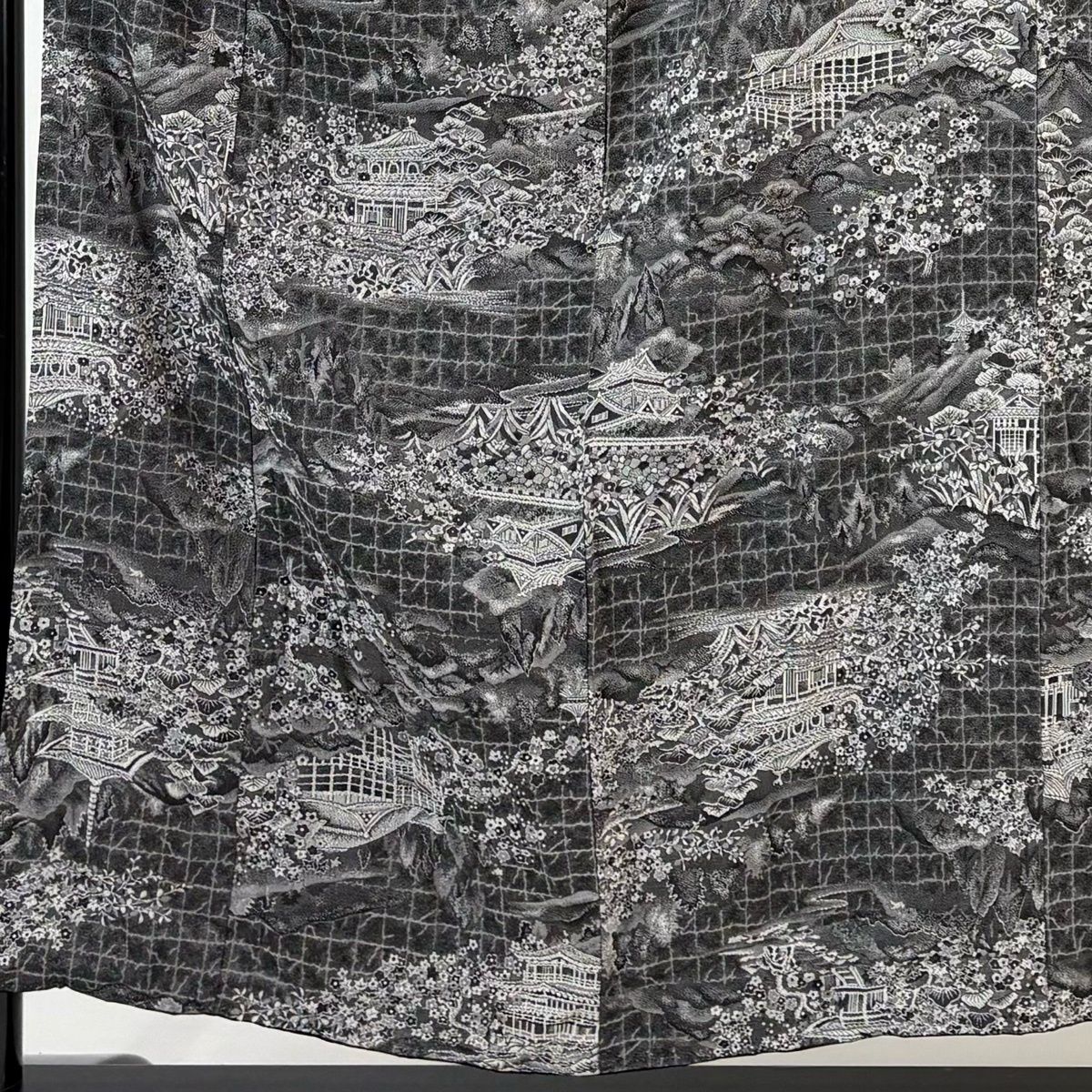 小紋 身丈152 cm 裄丈61 S 袷 建物 松梅 輝宝織 黒灰 正絹