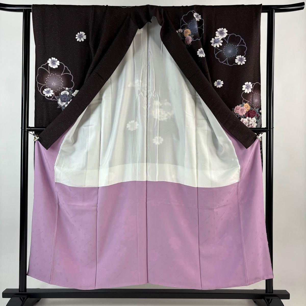 508mk22☆鈴乃屋 小紋 ややふくよかサイズ 縦縞 黒×紫☆しつけ付き美品 美品】 振袖 身丈154cm 裄丈62cm S 袷 鈴乃屋 牡丹 片輪車 銀通し 金彩