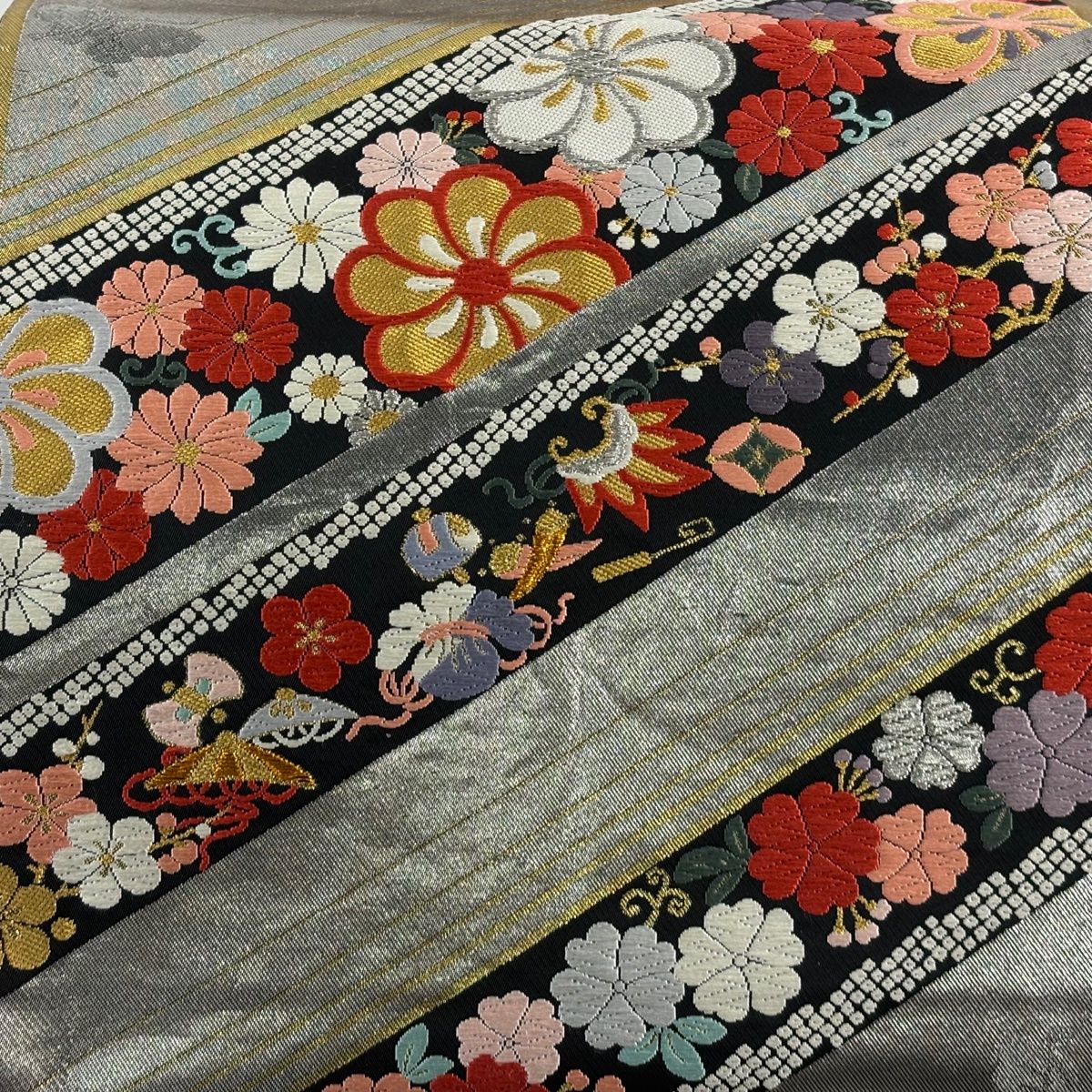 袋帯 秀品 菊唐草 宝尽くし 箔 唐織 銀色 六通 正絹 【中古】 - メルカリ
