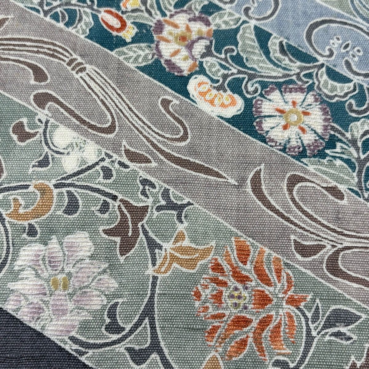 名古屋帯 秀品 紬地 草花 花唐草 刺繍 灰紫 正絹