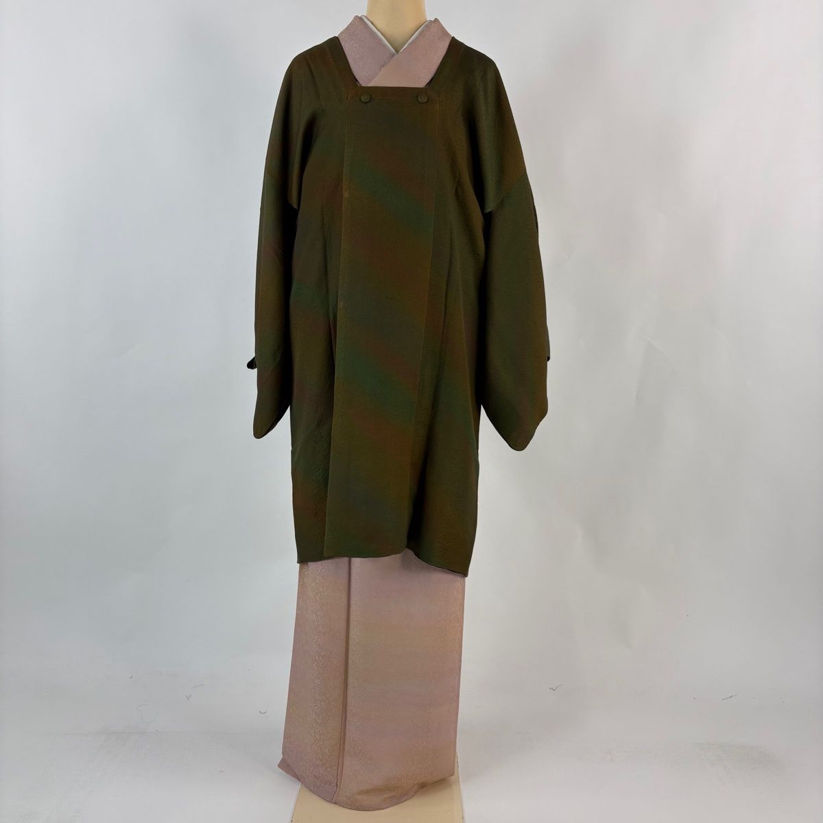 道行 身丈96.5 cm 裄丈67.5 L 和装コート 角衿 斜めぼかし 地紋 茶緑色 正絹 秀品