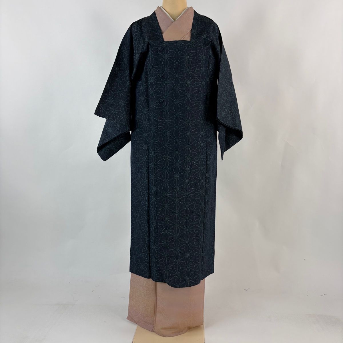 道行 身丈119.5 cm 裄丈64 M 和装コート 角衿 紬地 麻の葉 紺色 正絹 秀品