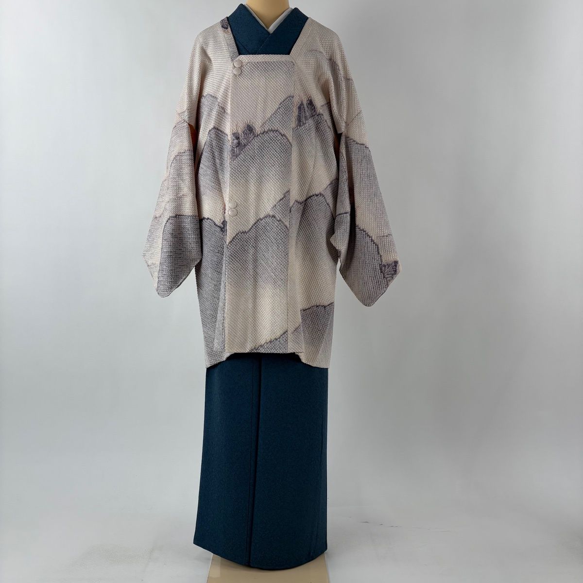 道行 身丈92 cm 裄丈66.5 M 和装コート 角衿 遠山 樹木 総絞り 薄ピンク 正絹 秀品