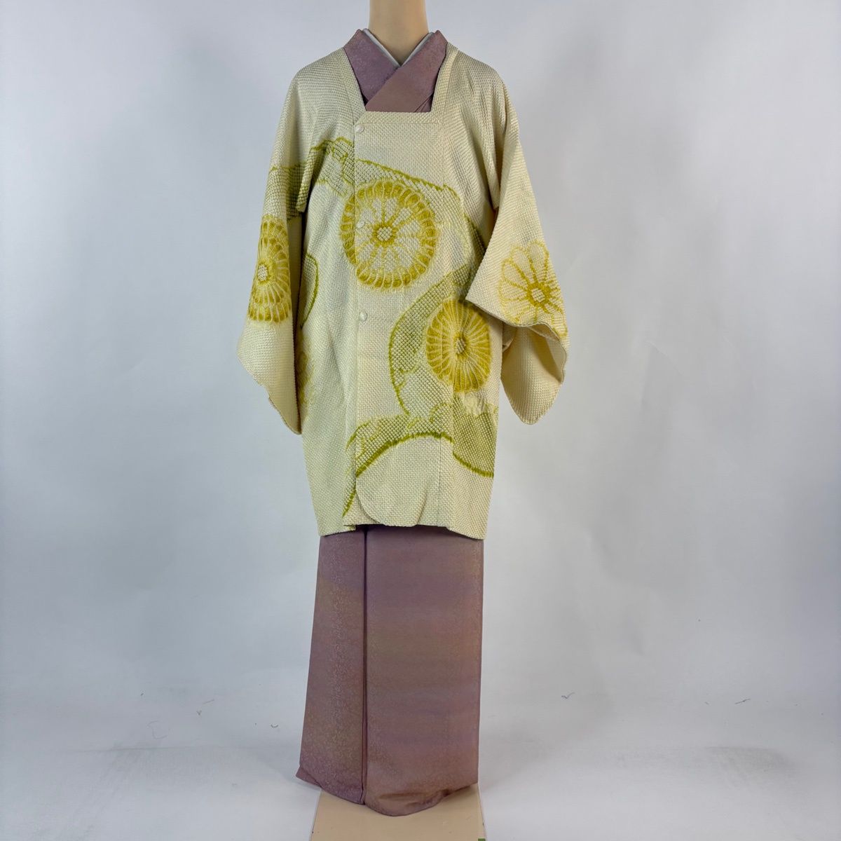 道行 身丈91 cm 裄丈64.5 M 和装コート 角衿 菊 霞 総絞り 薄黄 正絹 秀品