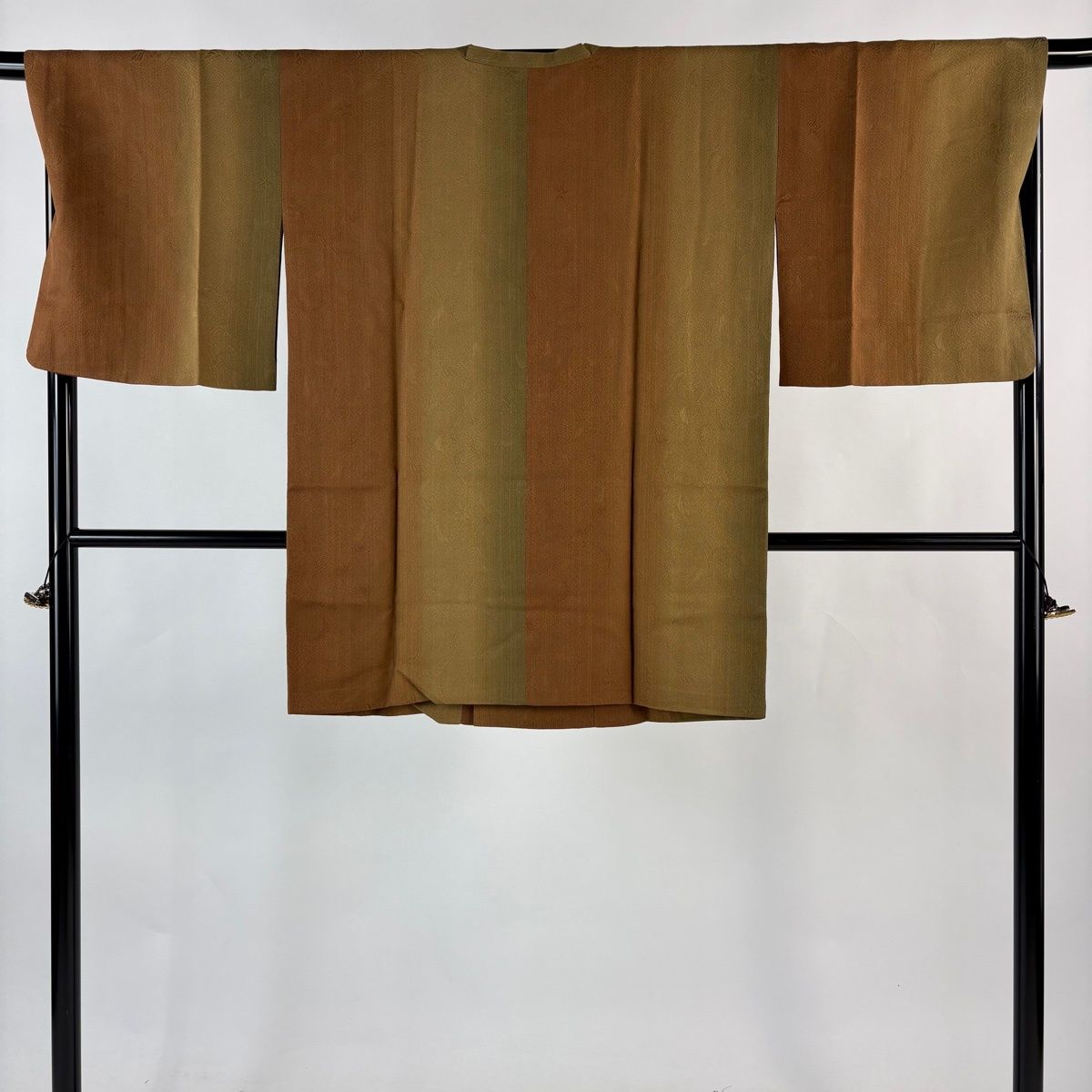 道行 身丈89 cm 裄丈68 L 和装コート 縦縞 地紋 茶色 正絹 秀品