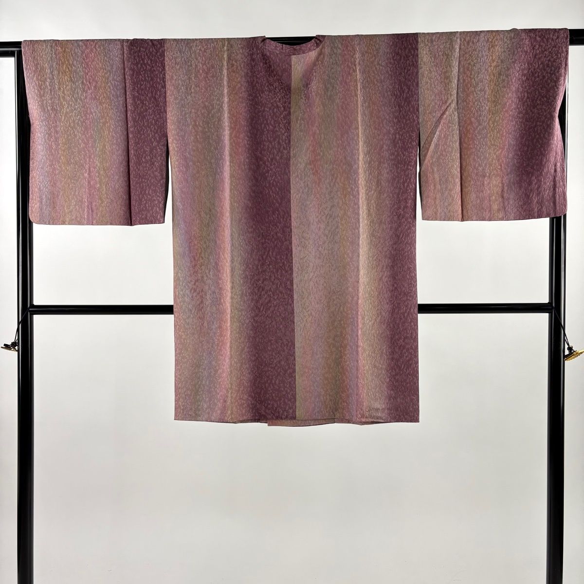 道行 身丈93 5 cm 裄丈67 M 和装コート 角衿 地紋 縦ぼかし 紫 正絹 秀品