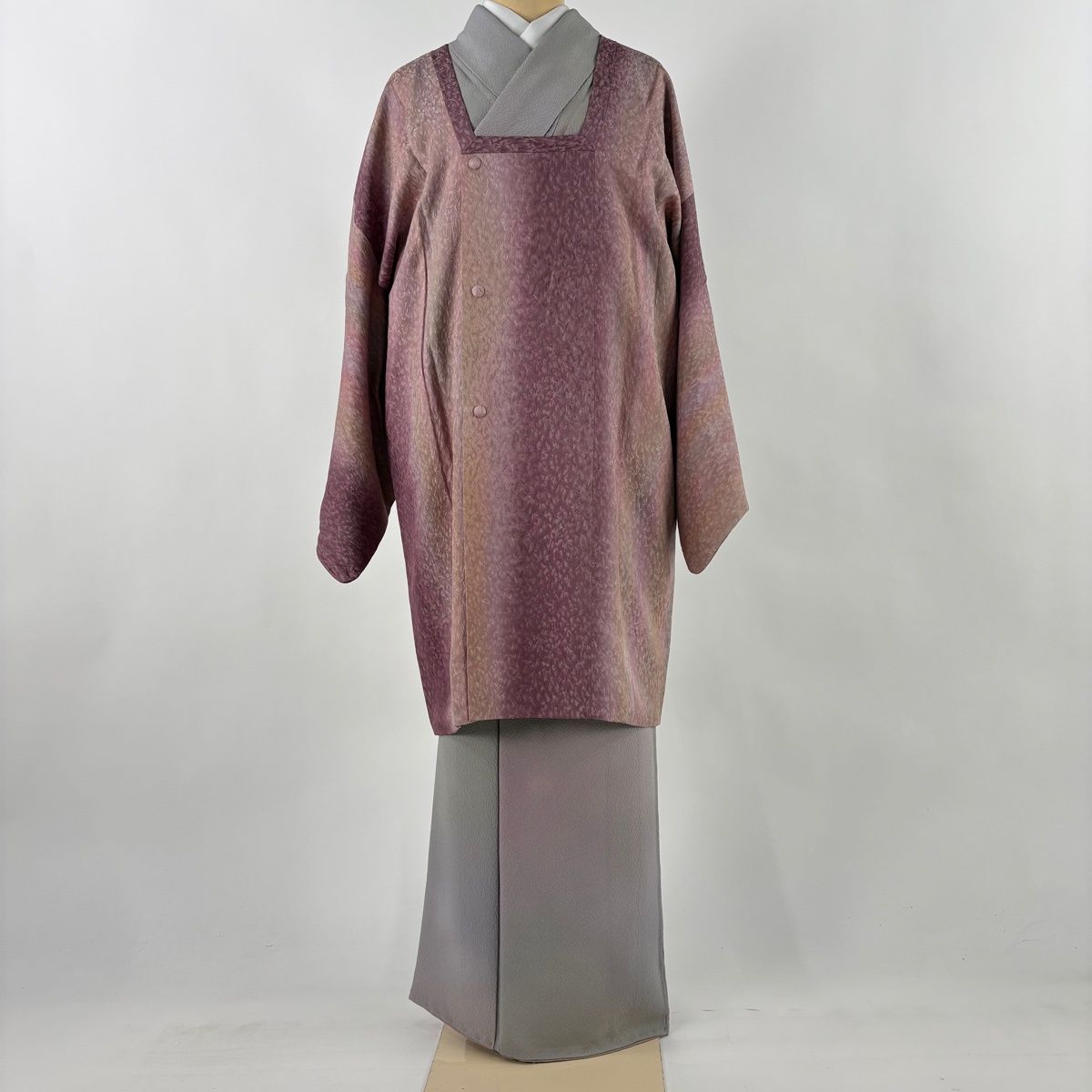 道行 身丈93.5 cm 裄丈67 M 和装コート 角衿 地紋 縦ぼかし 紫 正絹 秀品