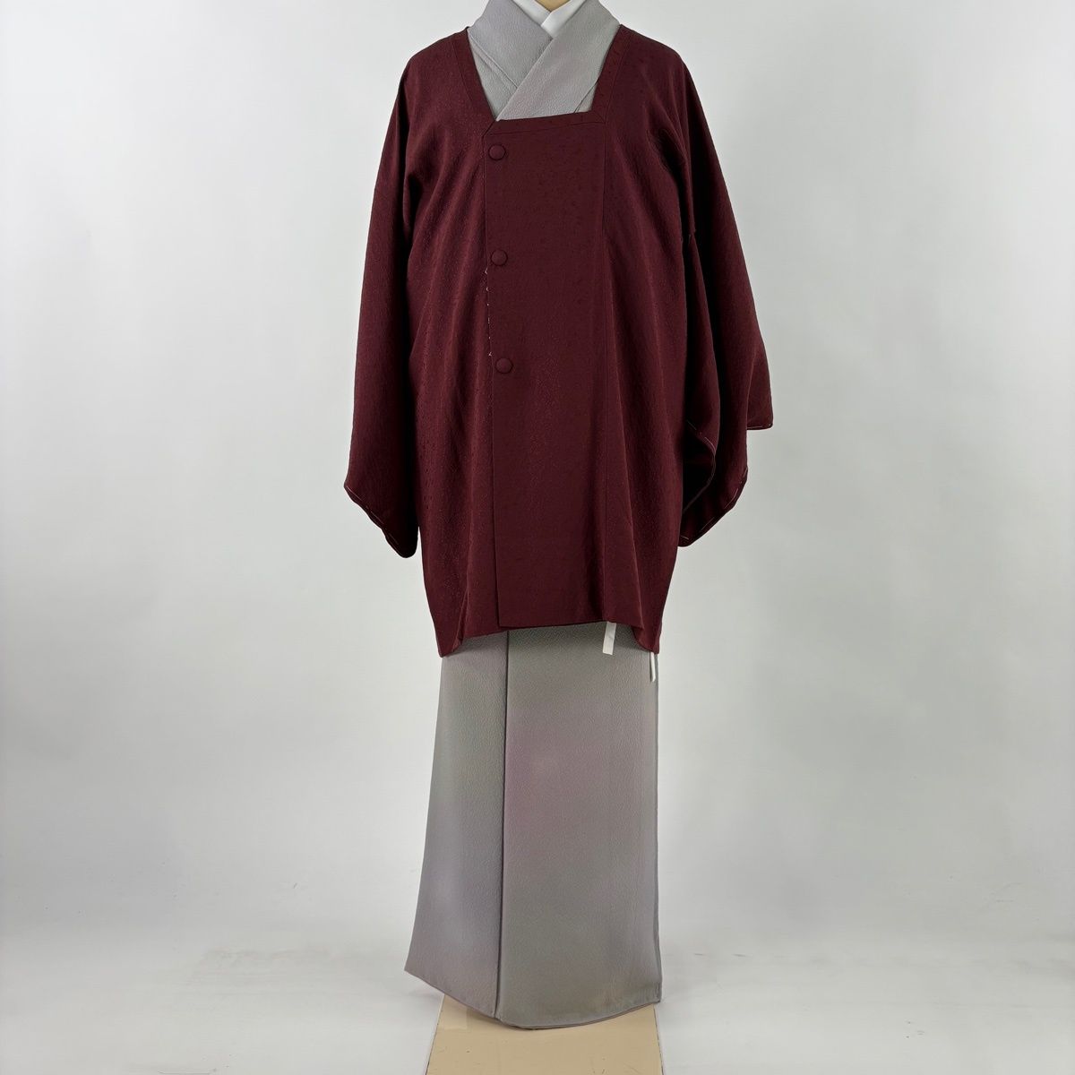 道行 身丈86 cm 裄丈66.5 M 和装コート 角衿 ヱ霞 地紋 刺繍 赤紫 正絹 秀品