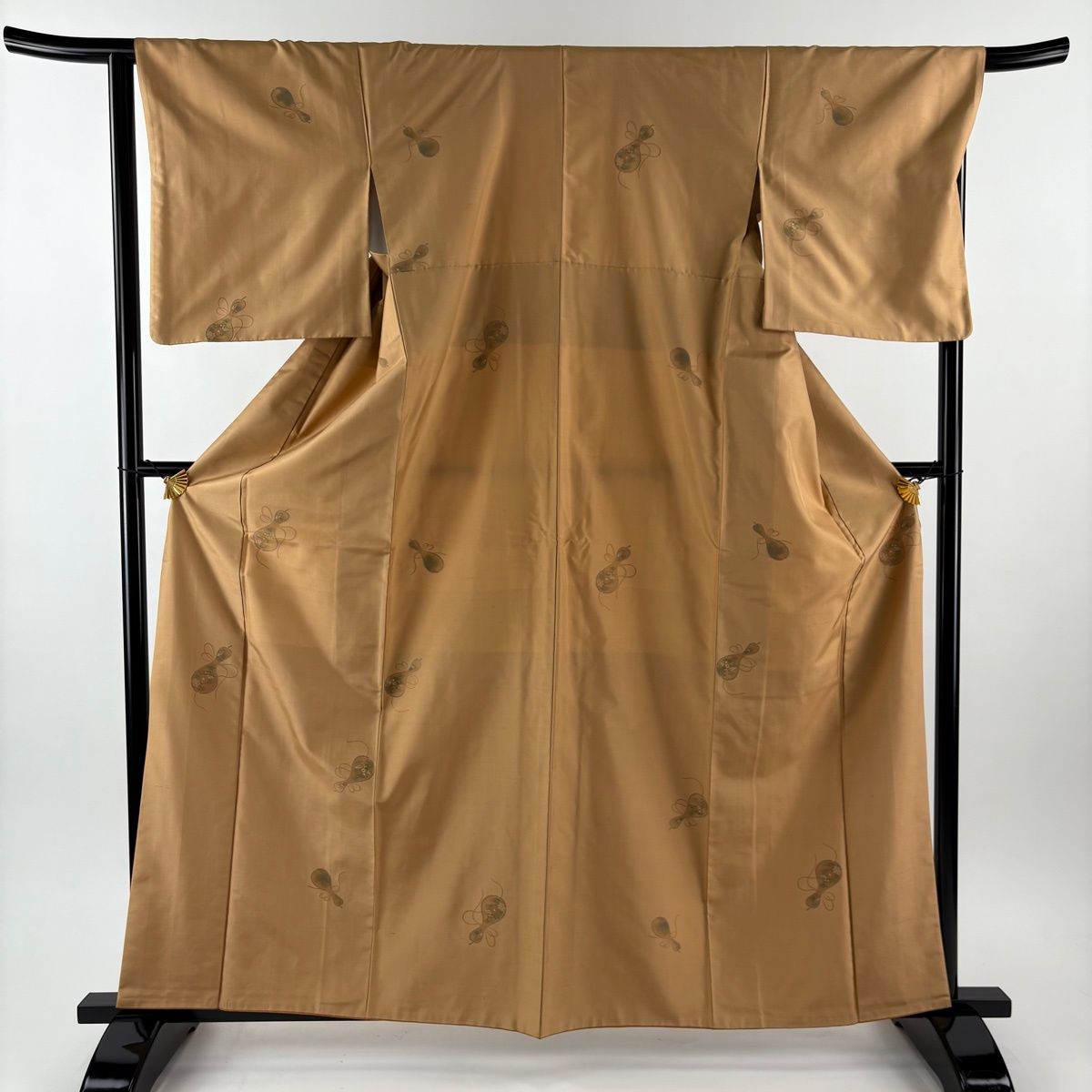 紬 身丈161 cm 裄丈66 M 袷 瓢箪 草花 山吹茶色 正絹 秀品