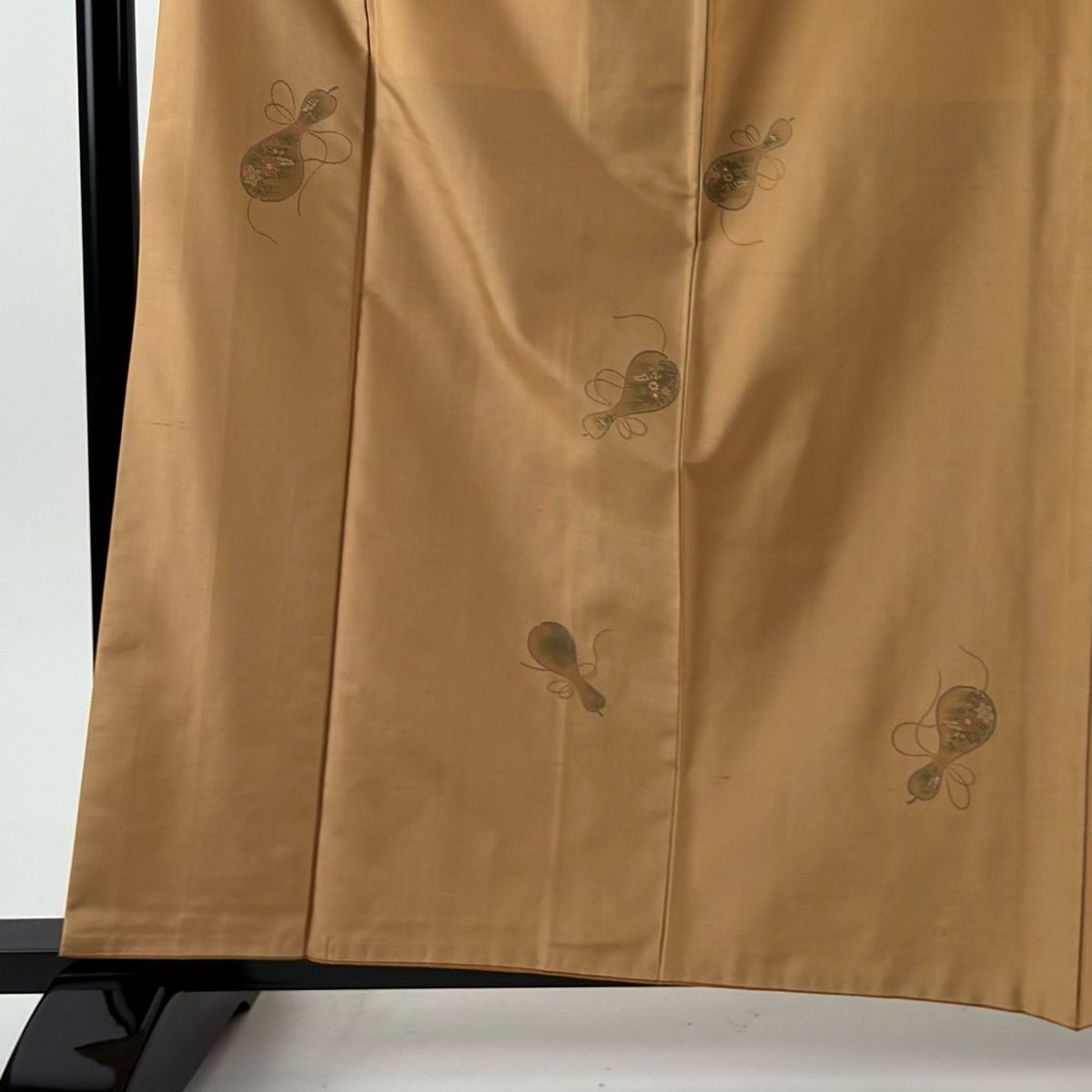 紬 身丈161 cm 裄丈66 M 袷 瓢箪 草花 山吹茶色 正絹 秀品