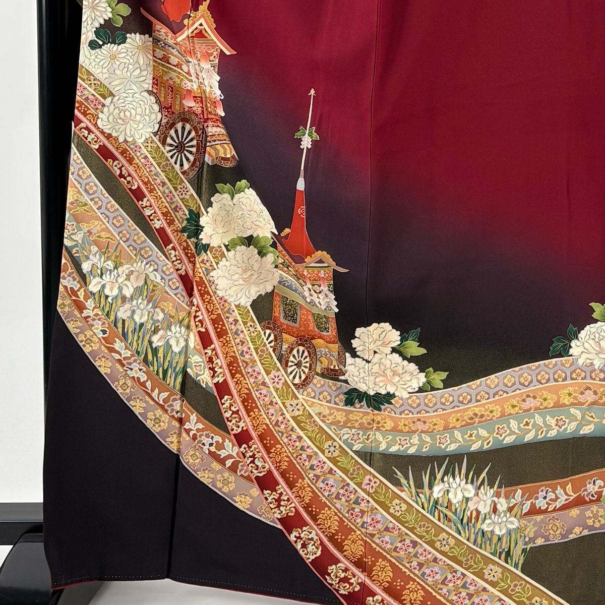 振袖 身丈166.5 cm 裄丈68 L 袷 山鉾 草花 金彩 染め分け えんじ色 正絹 秀品