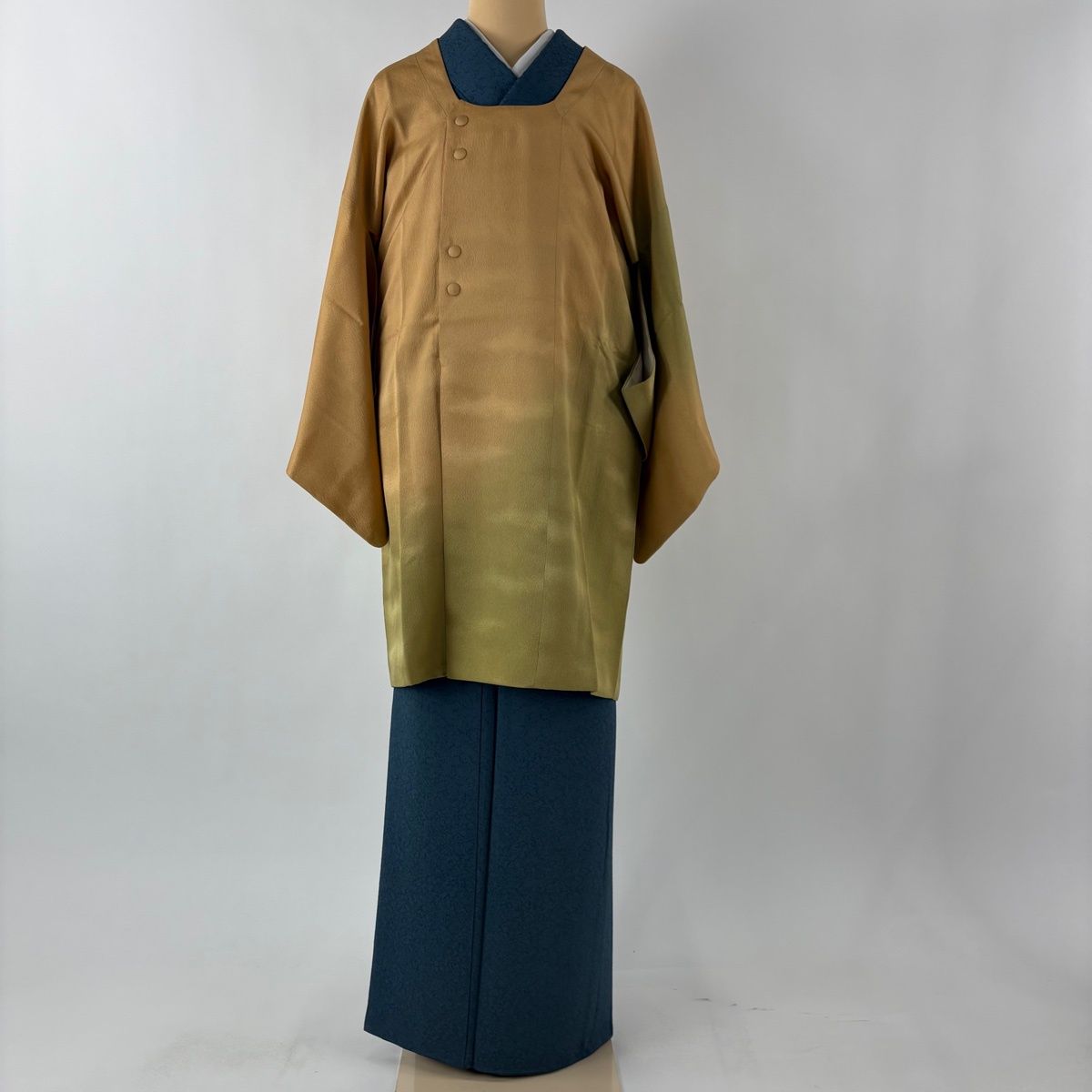 道行 身丈91 cm 裄丈65.5 M 和装コート 角衿 ぼかし柄 薄茶色 正絹 秀品