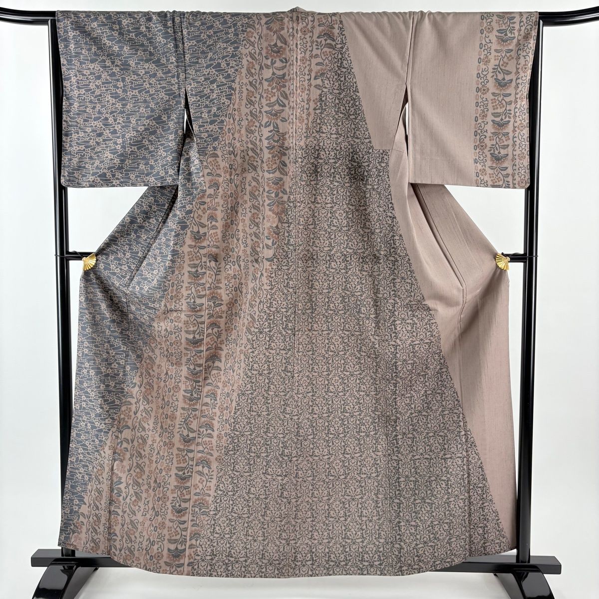 単衣　紬　白紬　小花と唐草　裄cm 正絹 単衣 紬 白紬 小花と唐草 裄cm 正絹