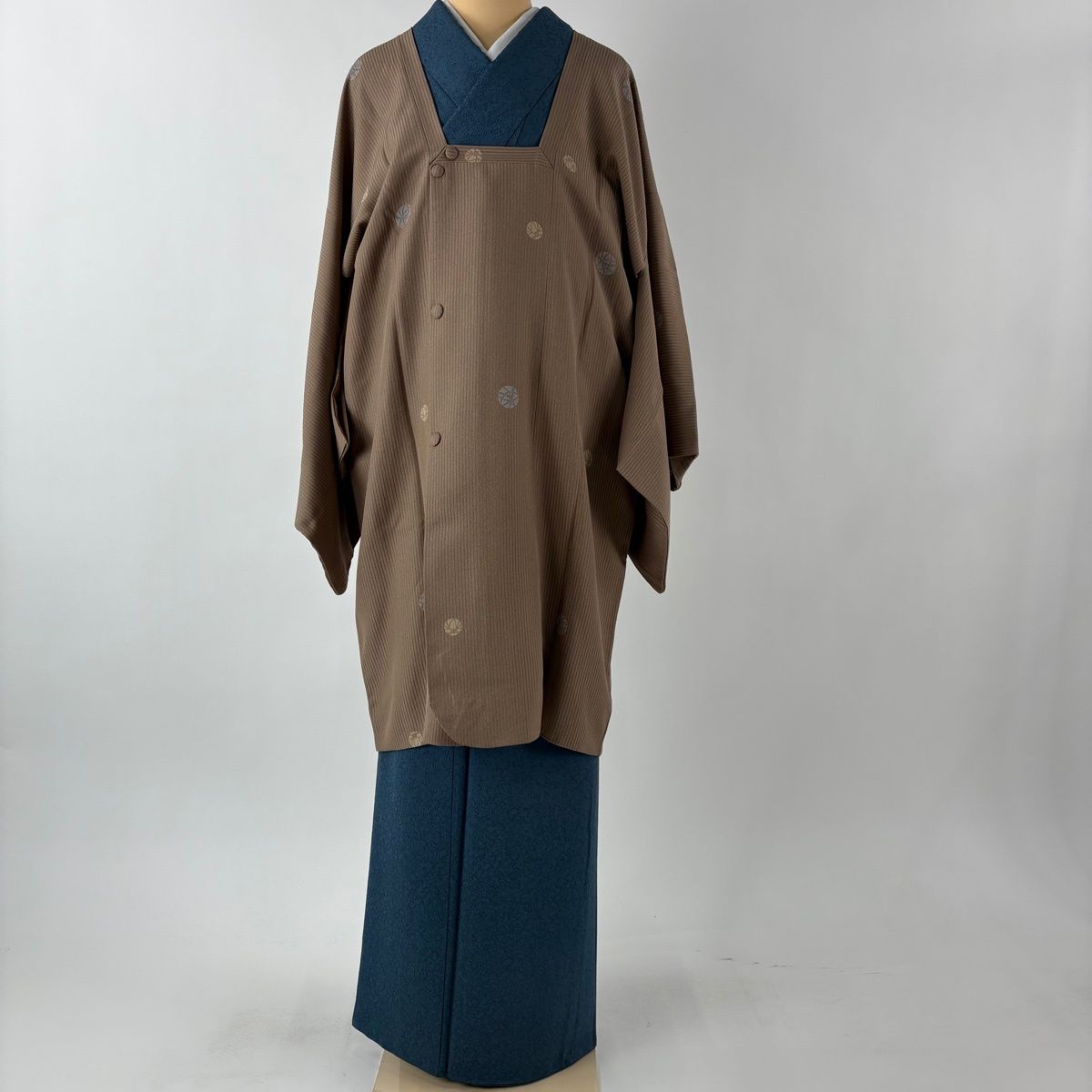 道行 身丈99.5 cm 裄丈69 L 和装コート 角衿 手鞠 縞 薄茶色 正絹 秀品
