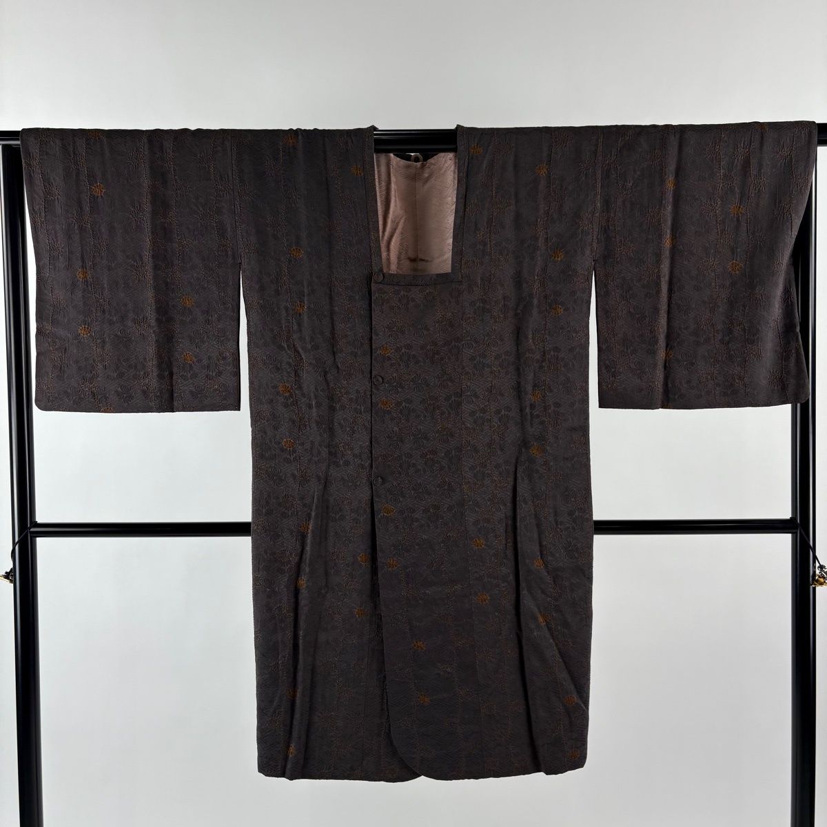  道行 身丈104.5 cm 裄丈67 M 和装コート 角衿 菊 地紋 絞り 焦茶色 正絹 秀品 羽織 着物 浴衣