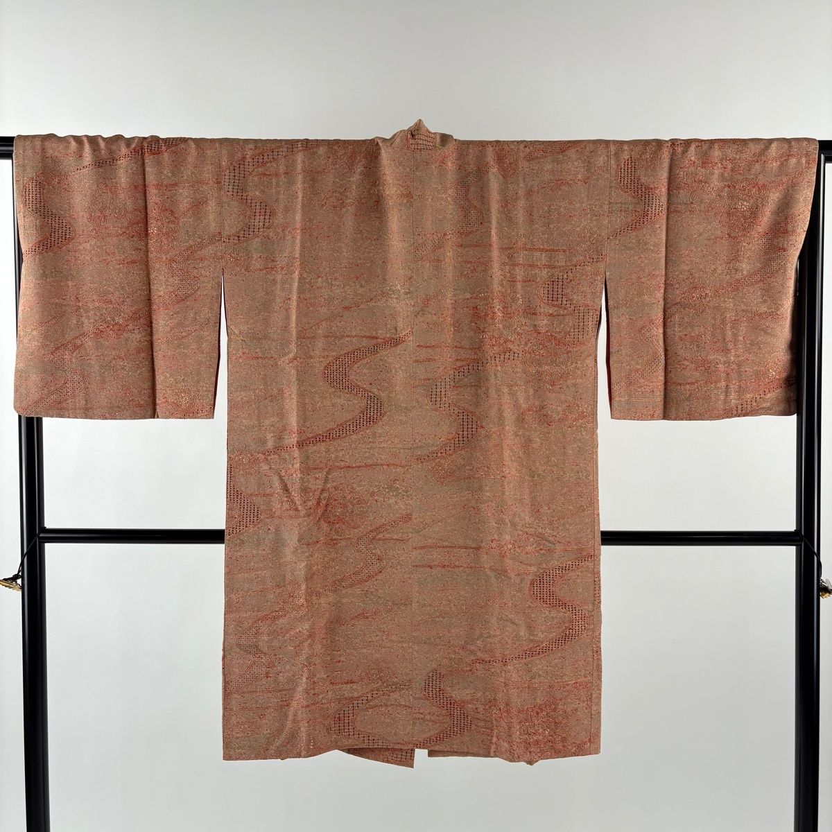 道中着 身丈101 cm 裄丈68 L 和装コート 流水 華文 刺繍 ピンクベージュ 正絹 秀品