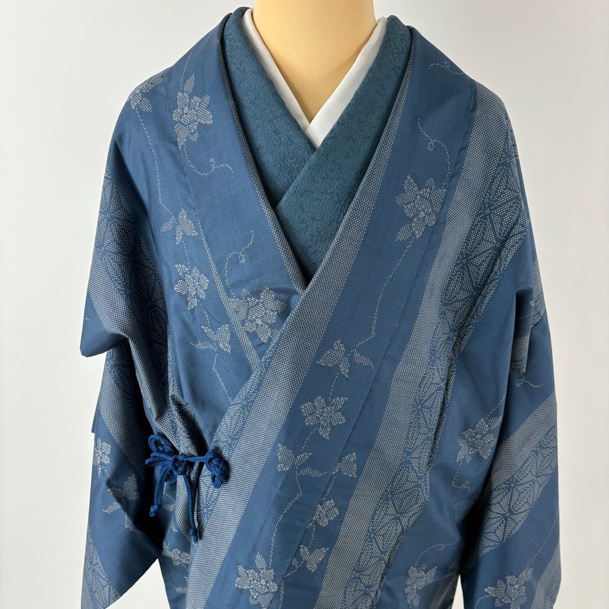  道中着 身丈97.5 cm 裄丈65 M 紬地 和装コート 花唐草 麻の葉 青灰色 正絹 秀品 羽織 着物 浴衣
