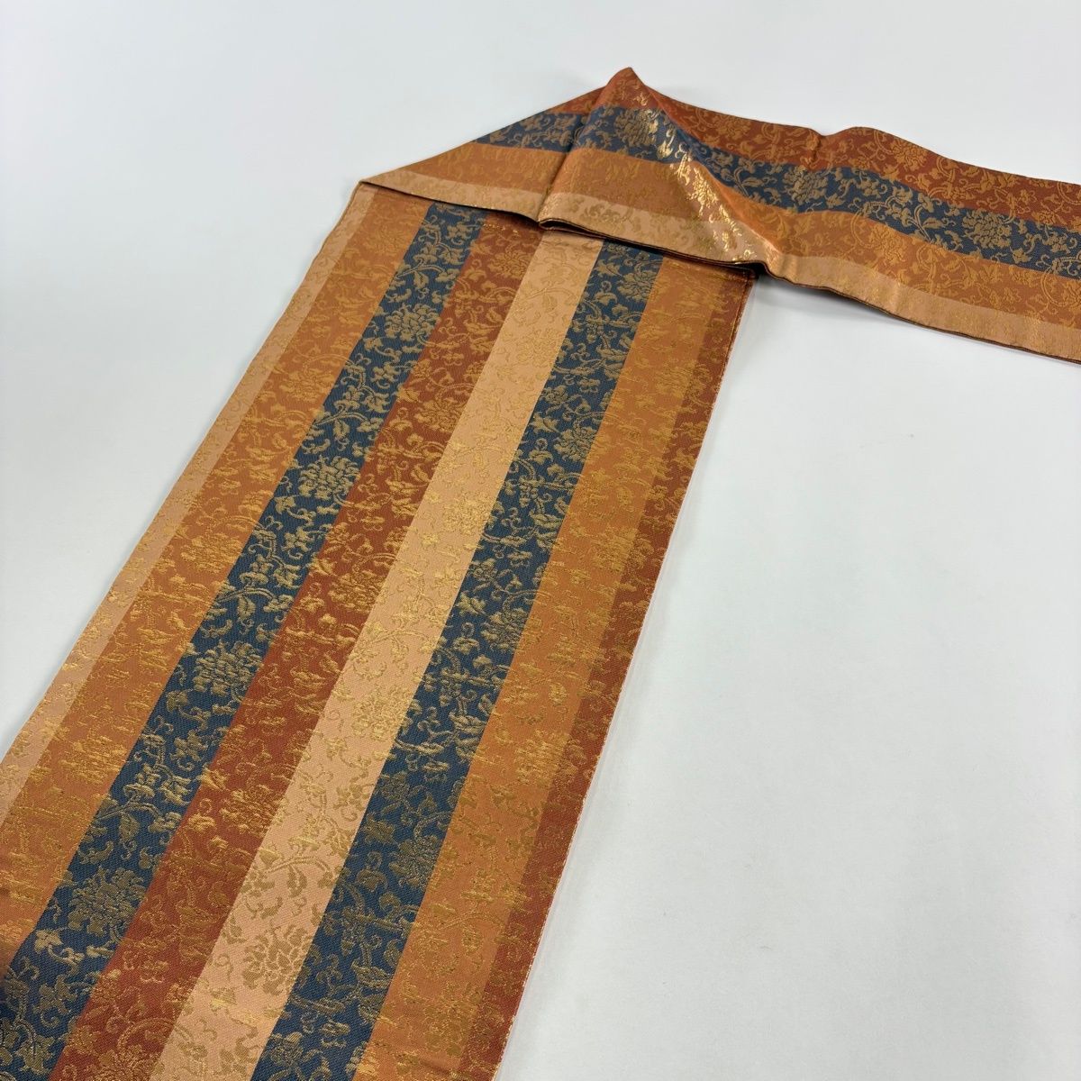 美品】 名古屋帯 秀品 花唐草 縞 箔 赤茶 正絹 【中古】 - メルカリ