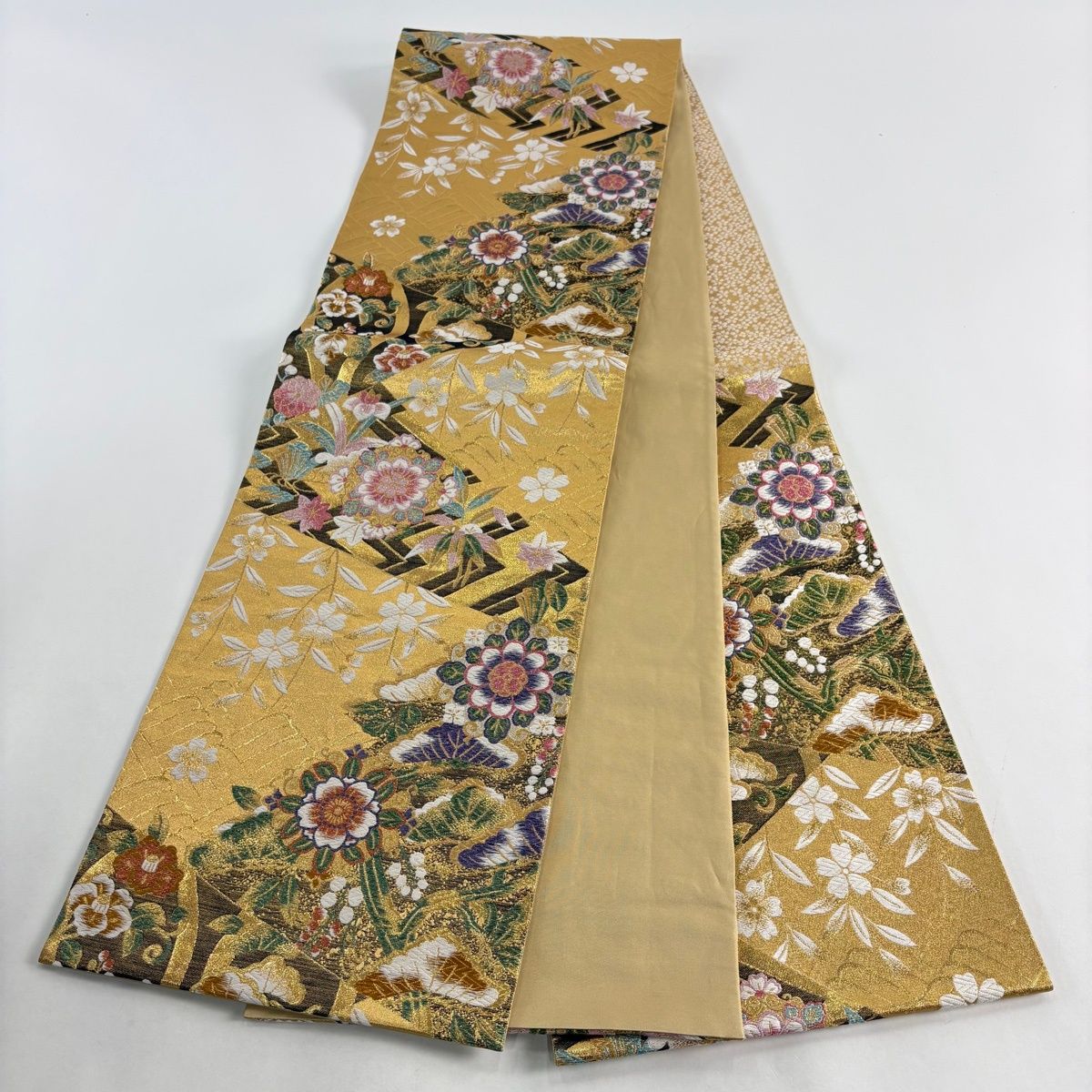 袋帯 秀品 草花 笠松 金糸 唐織 金色 六通 正絹 【中古】 - メルカリ