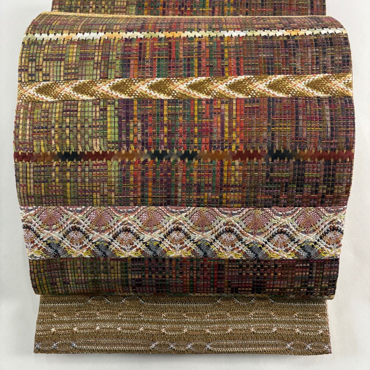 美品】 袋帯 秀品 やまと 段縞 幾何学模様 金銀糸 切り嵌 小豆色 六通